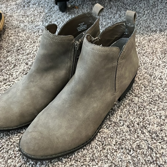 Women’s Booties - Picture 3 of 3